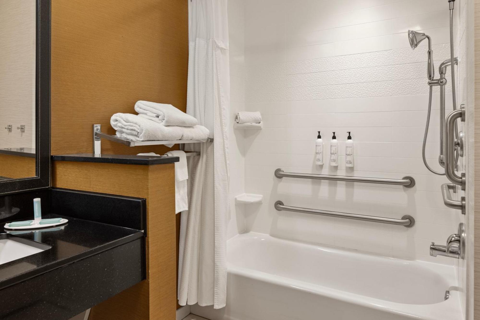 Fairfield Inn & Suites By Marriott Waterloo Cedar Falls Zewnętrze zdjęcie