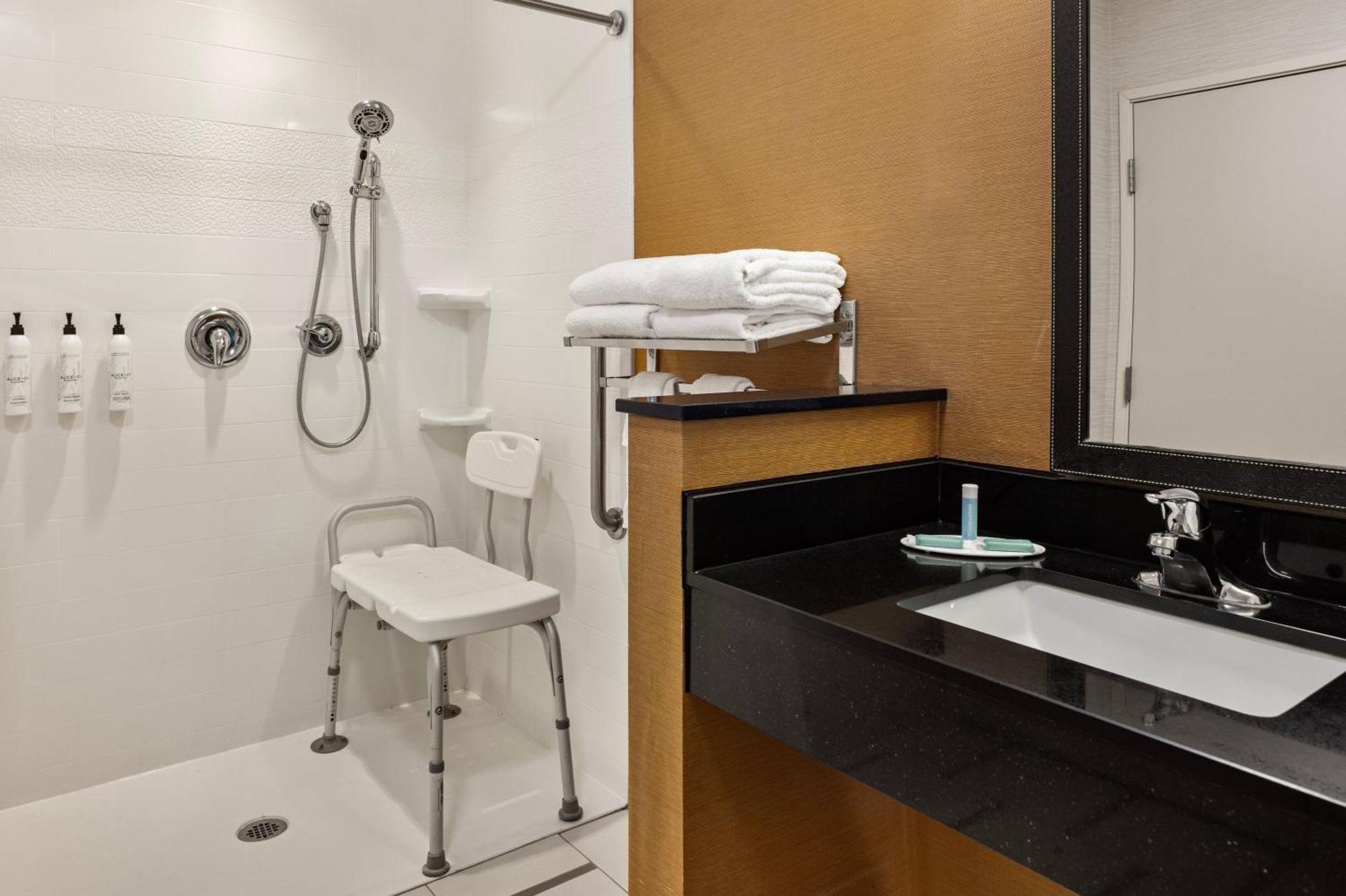 Fairfield Inn & Suites By Marriott Waterloo Cedar Falls Zewnętrze zdjęcie