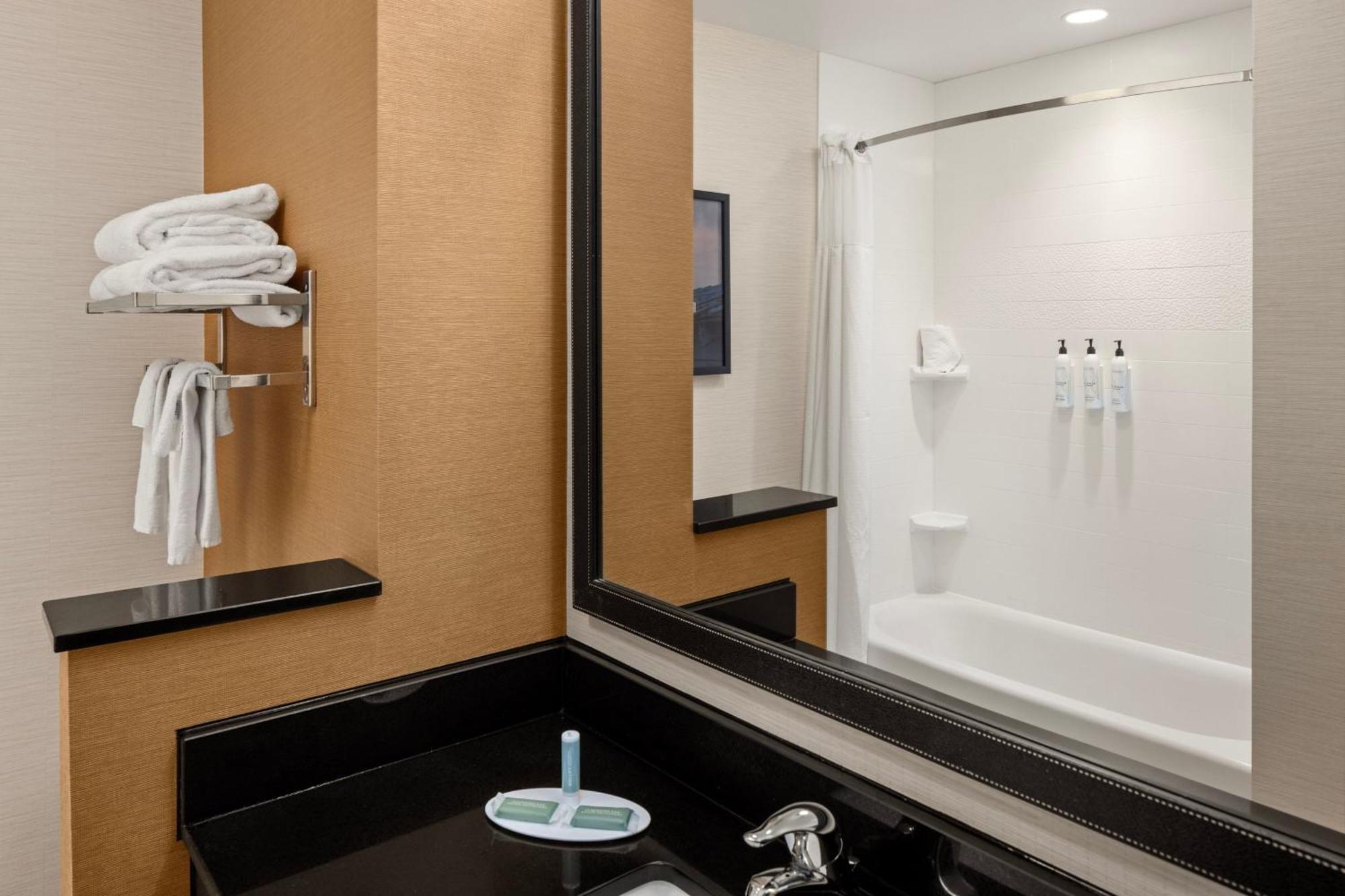Fairfield Inn & Suites By Marriott Waterloo Cedar Falls Zewnętrze zdjęcie